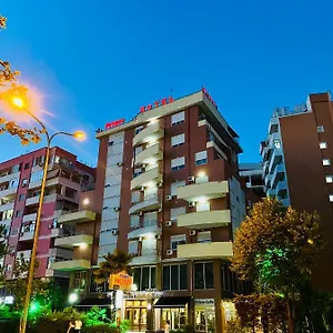 Hotel Prince Hotel, Mezez
